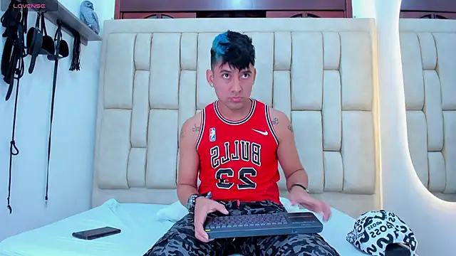 Snapshot of STEVEN_OS chatting on March 20, 8:30 am STEVEN OS online show from March 20, 8:30 am