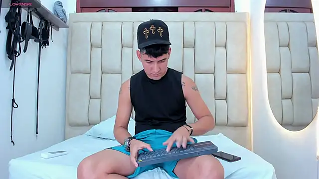 Snapshot of STEVEN_OS chatting on March 21, 9:14 am STEVEN OS online show from March 21, 9:14 am