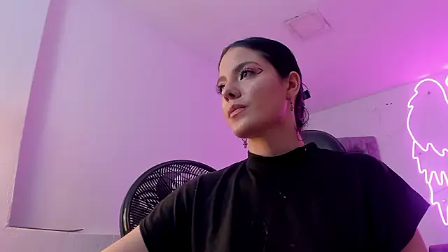 Evelin  thompsson online show from March 20, 3:11 am