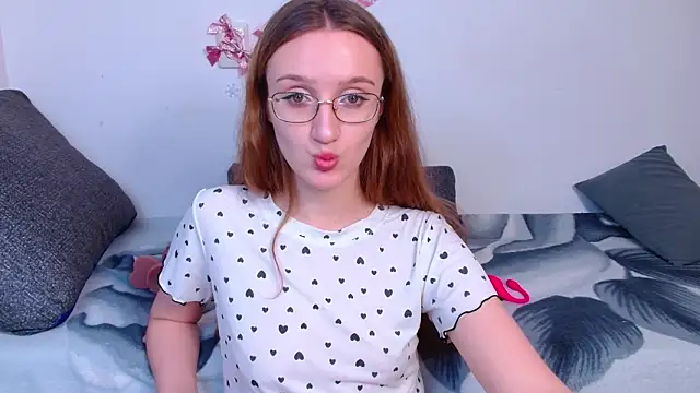 Snapshot of miay_here_ chatting on March 12, 4:35 pm miay here online show from March 12, 4:35 pm