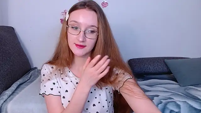 Snapshot of miay_here_ chatting on March 25, 4:24 pm miay here online show from March 25, 4:24 pm