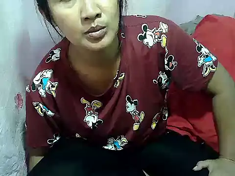 Snapshot of Sh1nbae22 chatting on March 15, 3:56 am Sh1nbae22 online show from March 15, 3:56 am