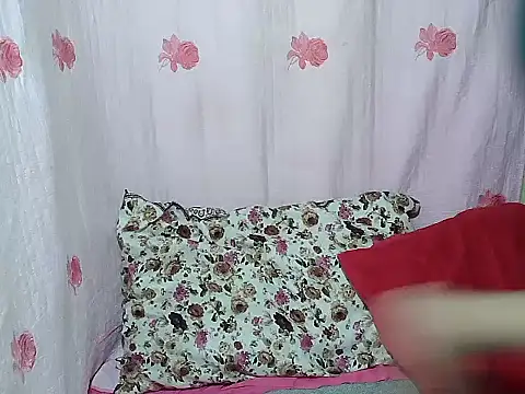 Snapshot of Sh1nbae22 chatting on March 17, 10:35 pm Sh1nbae22 online show from March 17, 10:35 pm