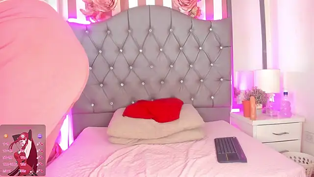 Snapshot of Valentina-Nova- chatting on March 24, 4:17 am Valentina-Nova- online show from March 24, 4:17 am