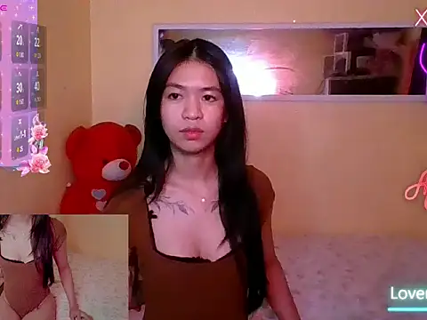 Luna Moonfang online show from June 10, 2:16 pm