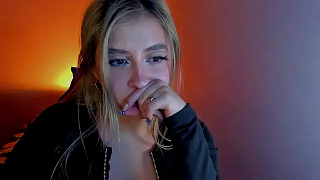 saradiazxxx online show from March 29, 8:36 am