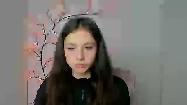 Snapshot of KissMeJulia chatting on April 25, 5:43 am KissMeJulia online show from April 25, 5:43 am