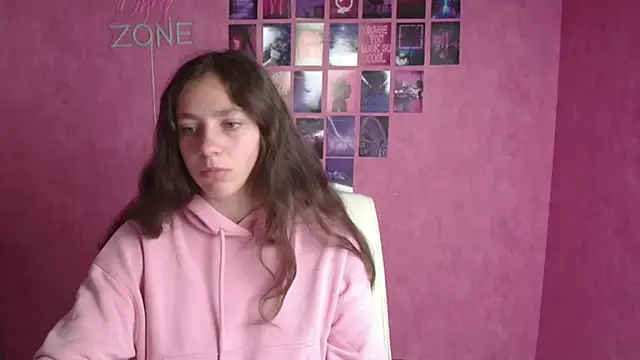 Snapshot of KissMeJulia chatting on May 14, 5:14 am KissMeJulia online show from May 14, 5:14 am