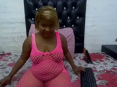 ChubbyMidgetxxx online show from February 23, 6:11 am