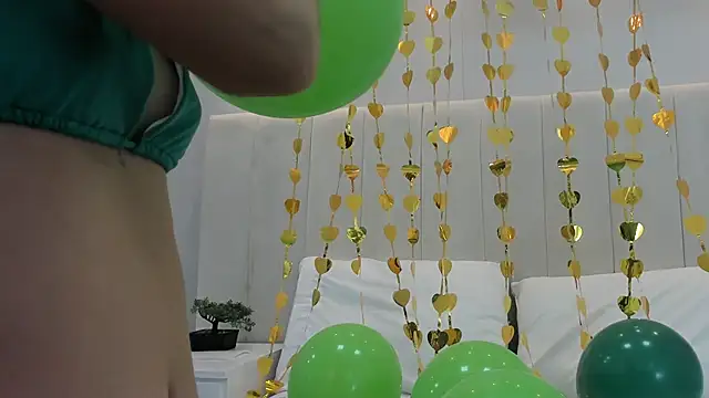 Snapshot of violetta_cutest_ chatting on March 17, 11:35 am violetta cutest online show from March 17, 11:35 am