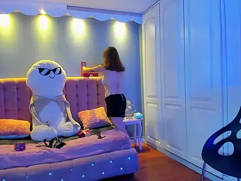 AliceLeet online show from March 26, 1:17 pm