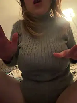 Snapshot of Frenchgirl45 chatting on March 8, 11:08 pm Frenchgirl45 online show from March 8, 11:08 pm