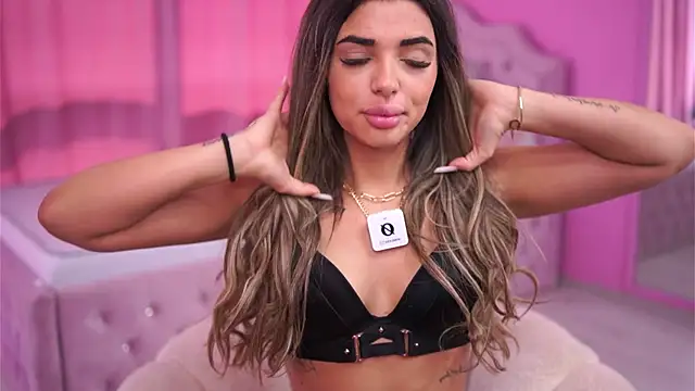 Snapshot of CrisstyBlair chatting on March 25, 10:43 am CrisstyBlair online show from March 25, 10:43 am