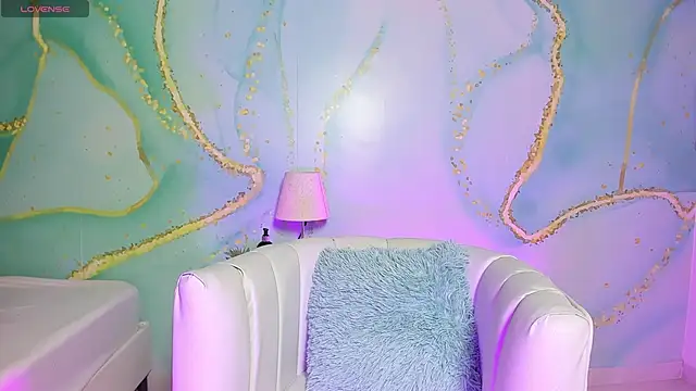 milkavelvett online show from April 22, 2:18 pm