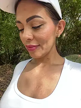 Snapshot of samanta_94 chatting on February 19, 7:54 pm samanta 94 online show from February 19, 7:54 pm