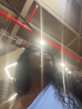 ZarahFerreira online show from April 21, 11:51 pm