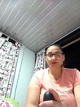 Snapshot of pareja_latina2214 chatting on March 21, 3:55 am pareja latina2214 online show from March 21, 3:55 am