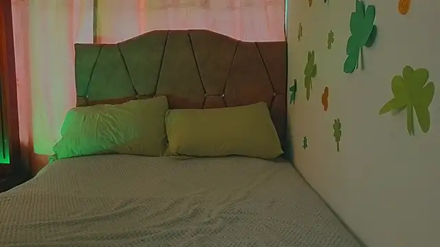 Snapshot of Keyla_roberts777_ chatting on March 18, 12:30 pm Keyla roberts777 online show from March 18, 12:30 pm