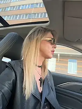 LisaMurr online show from March 27, 1:44 pm