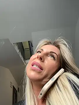 LisaMurr online show from May 27, 11:51 am