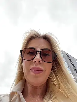LisaMurr online show from June 2, 12:29 pm