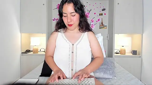 ElaRey  online show from April 29, 12:31 pm
