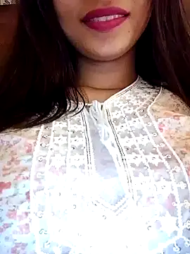 Snapshot of cute_girl_29 chatting on July 22, 5:05 pm cute girl 29 online show from July 22, 5:05 pm