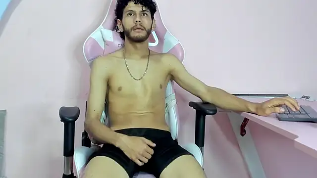 Snapshot of LuckySammer chatting on February 19, 2:46 pm LuckySammer online show from February 19, 2:46 pm