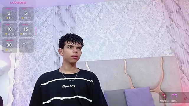 Snapshot of keahi_tay chatting on March 19, 11:47 am keahi tay online show from March 19, 11:47 am