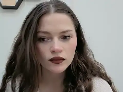 Avelinehowo uwu online show from March 28, 1:43 pm