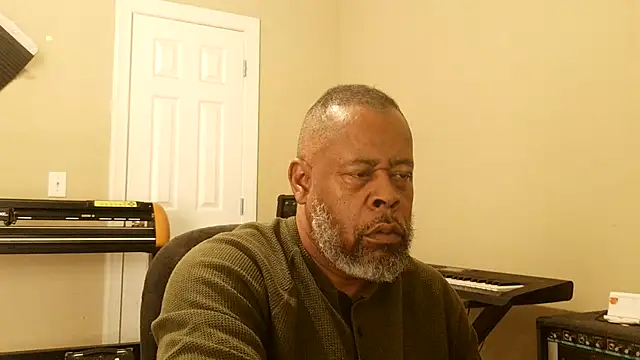 Cleozevo1961 online show from March 11, 9:21 pm