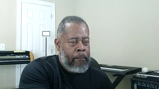 Cleozevo1961 online show from March 25, 4:46 pm