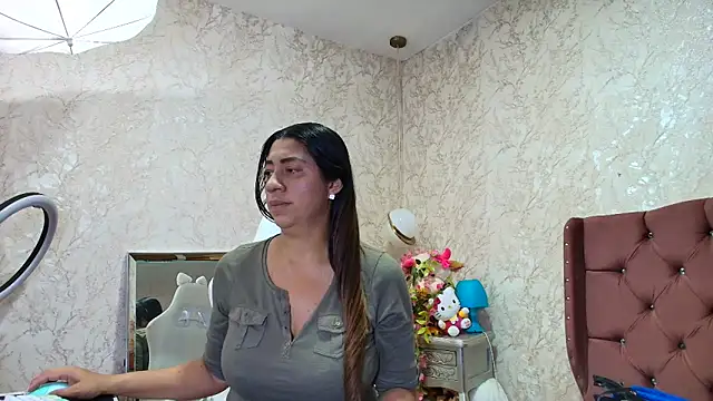 Snapshot of SelinaRussell chatting on May 29, 1:58 am SelinaRussell online show from May 29, 1:58 am