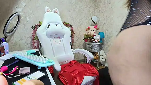 Snapshot of SelinaRussell chatting on June 3, 1:19 am SelinaRussell online show from June 3, 1:19 am