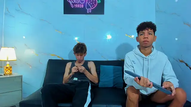 Snapshot of Spicy_guys chatting on March 13, 1:40 pm Spicy guys online show from March 13, 1:40 pm