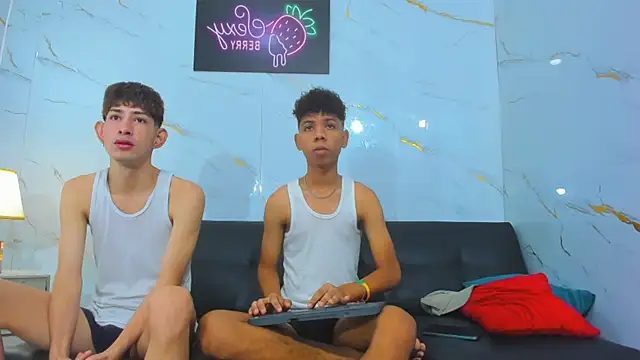 Snapshot of Spicy_guys chatting on March 29, 1:11 pm Spicy guys online show from March 29, 1:11 pm