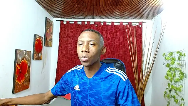 milo018 online show from April 30, 2:34 pm