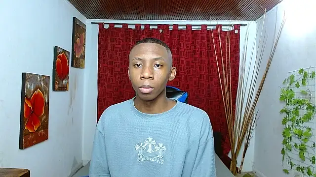 milo018 online show from May 8, 7:52 pm