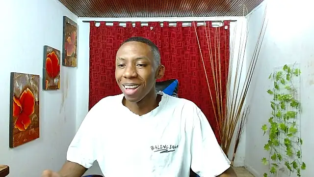 milo018 online show from May 13, 5:32 pm