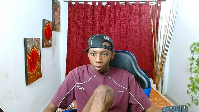 milo018 online show from June 3, 5:18 pm