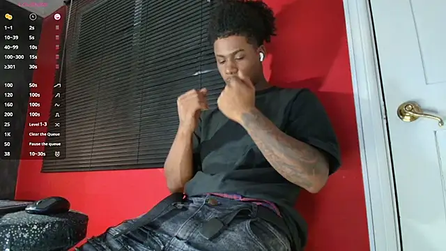 Snapshot of toower_ chatting on March 28, 4:34 am toower online show from March 28, 4:34 am