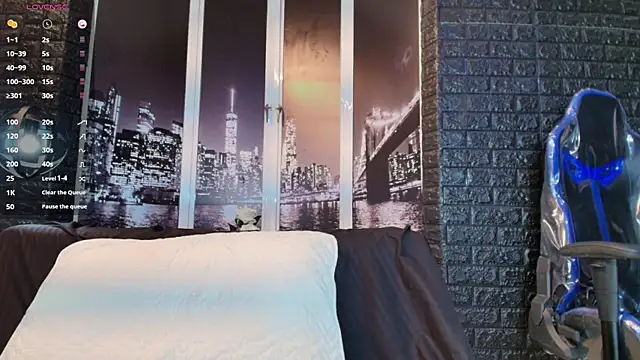 Snapshot of toower_ chatting on April 7, 3:51 am toower online show from April 7, 3:51 am