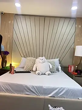 Lorenn Sweet online show from March 20, 11:59 am