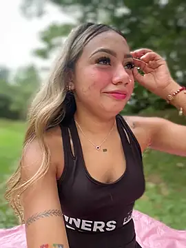 Dulce Sofi  online show from February 24, 3:10 pm