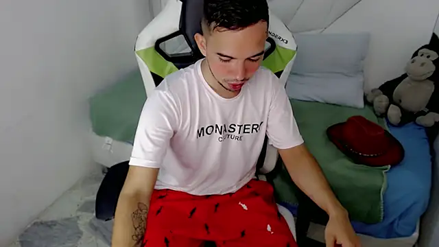 Valakk  online show from February 18, 1:40 pm