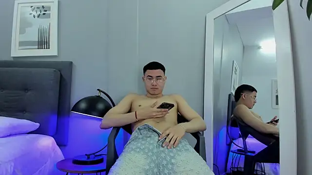 Milo Bloom online show from March 26, 3:56 am