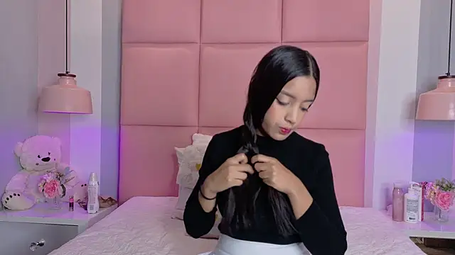 Carolina NovoaL online show from March 31, 1:00 pm