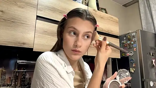 Snapshot of SwappingFate chatting on February 18, 1:40 pm SwappingFate online show from February 18, 1:40 pm