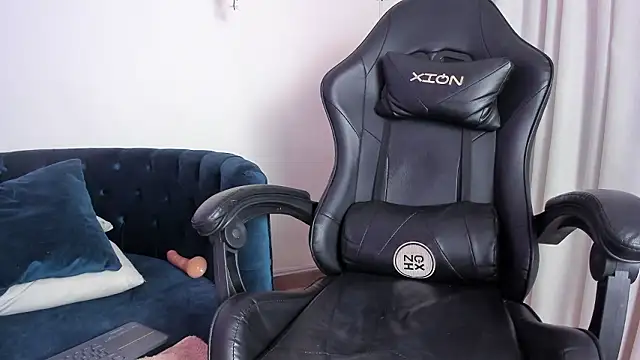 Snapshot of Esmeralda_carrascal chatting on March 15, 3:29 pm Esmeralda carrascal online show from March 15, 3:29 pm