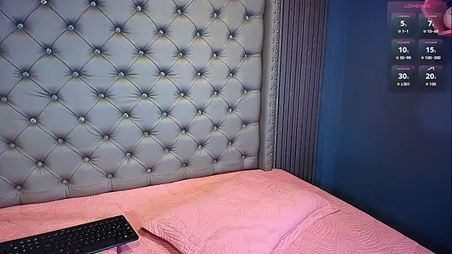 Snapshot of NAOMI_cute_ chatting on April 1, 6:49 pm NAOMI cute online show from April 1, 6:49 pm